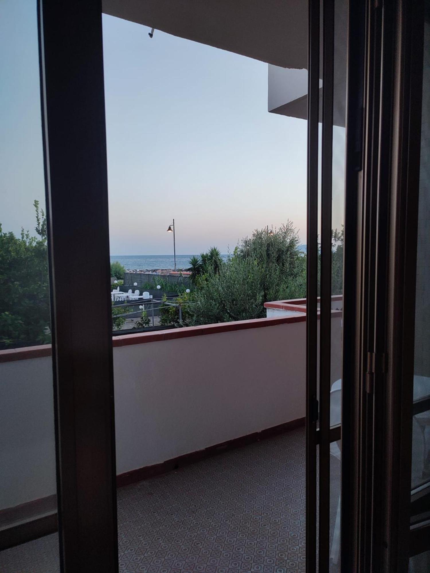 Profumo Di Mare Hotel Formia Kültér fotó